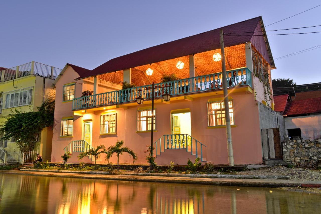 Hostal Don Cenobio Flores Luaran gambar